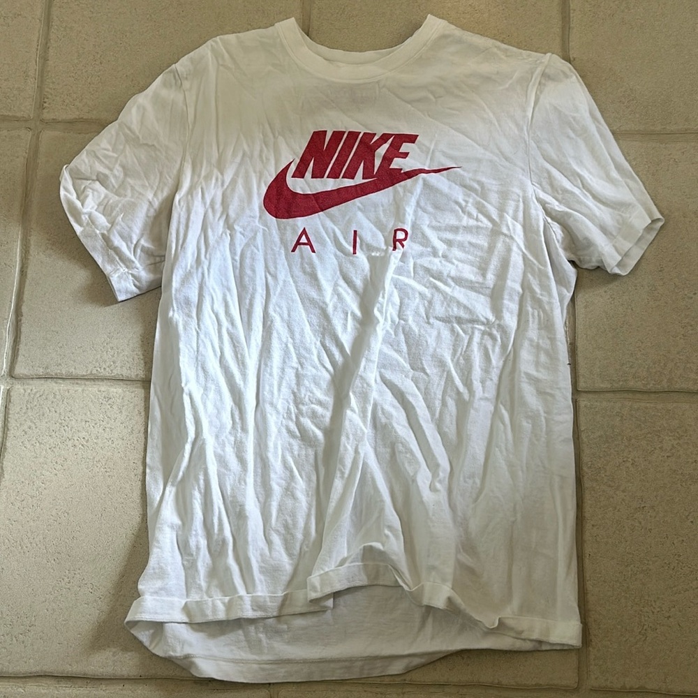 Used Men’s Nike Air Graphic Tee